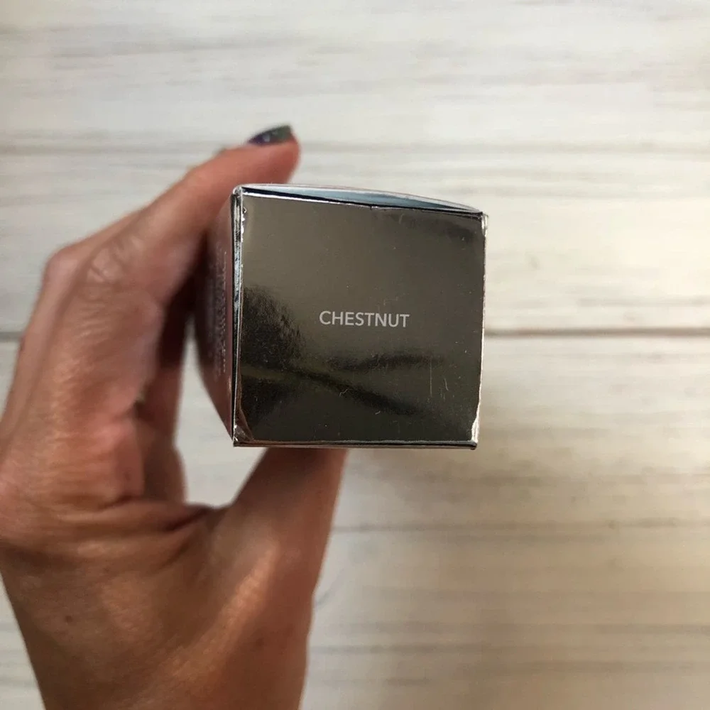 Becca Skin Love Weightless Blur Foundation Chestnut
